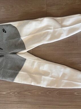 Nike Mens Gray & White Colorblock Jogger Pants